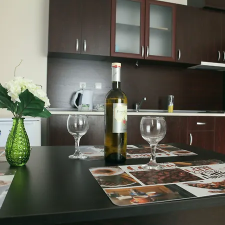 Апартхотел Saint Elena Apartcomplex 3*