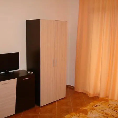 아파트호텔 Saint Elena Apartcomplex 3*