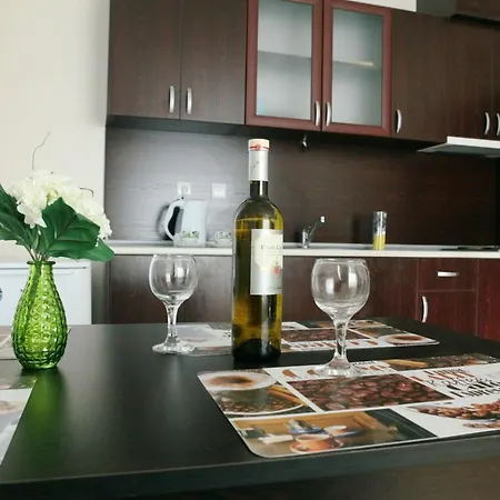 Saint Elena Apartcomplex 3*